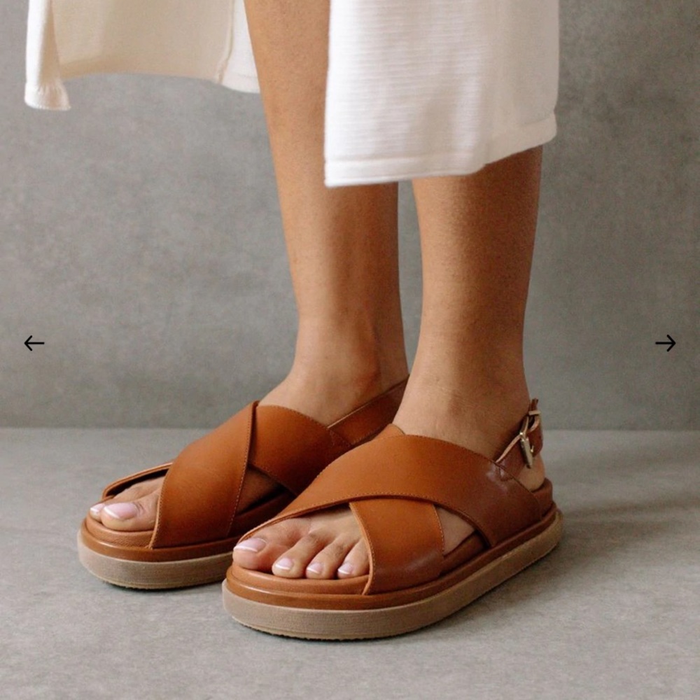 Brown Leather Cross-Strap Platform Sandals - Women